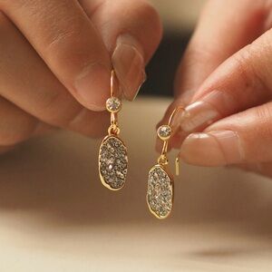 ALEXIS BITTAR • Petit Solanales Crystal Drop Earrings. Champagne